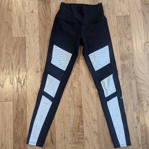 Alo Women's Medium Limited Edition High-Waist Moto Legging Style: W5494R